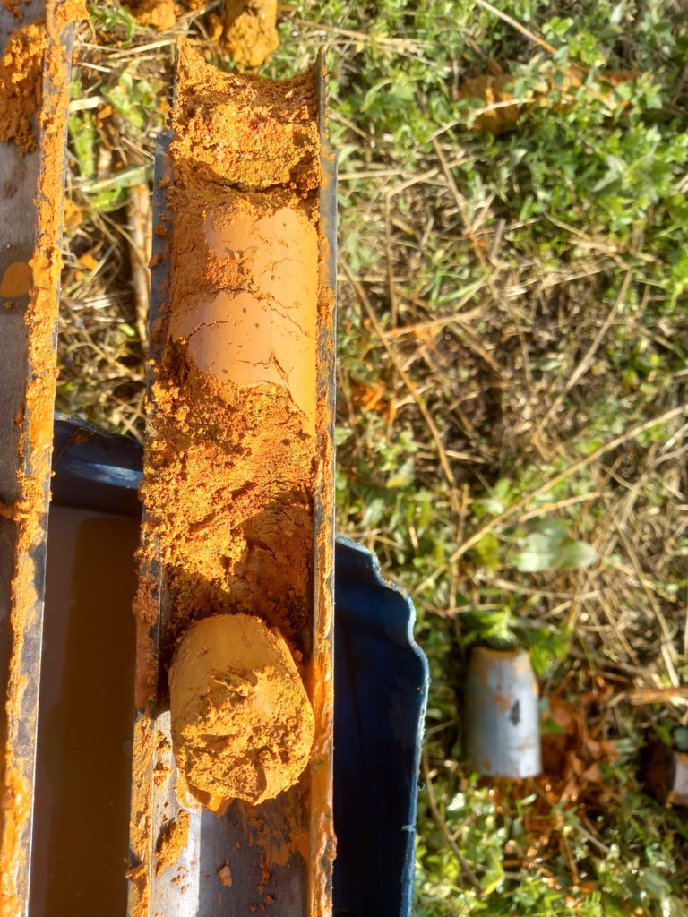 Sondagem SPT em São Bento do Sul — jul/2026: amostra de argila siltosa avermelhada